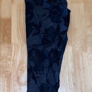 Lululemon cropped leggings